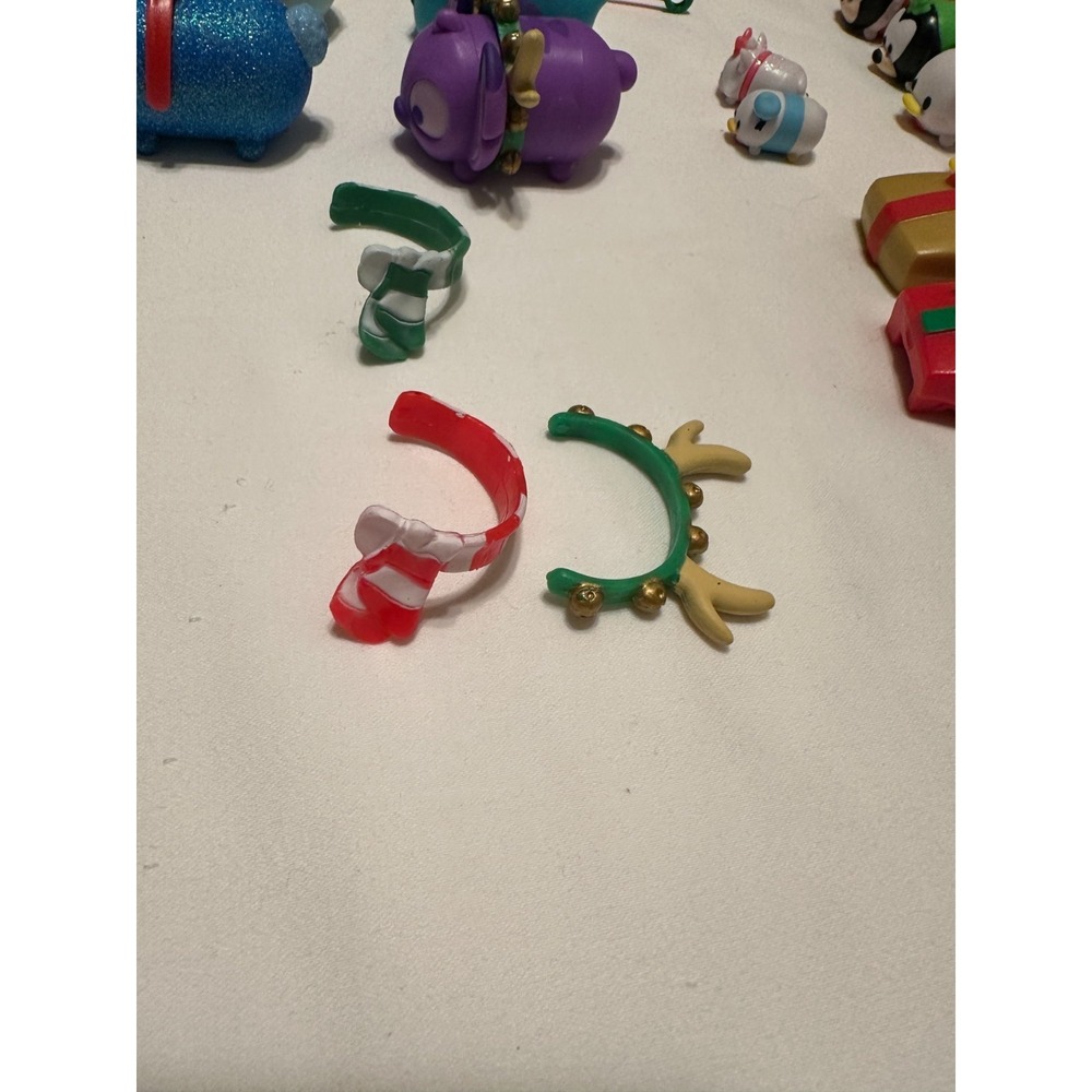 Tsum Tsum Vinyl Figures Lot 24+ Pieces Disney Christmas Train Sleigh Trinkets - Picture 6 of 11
